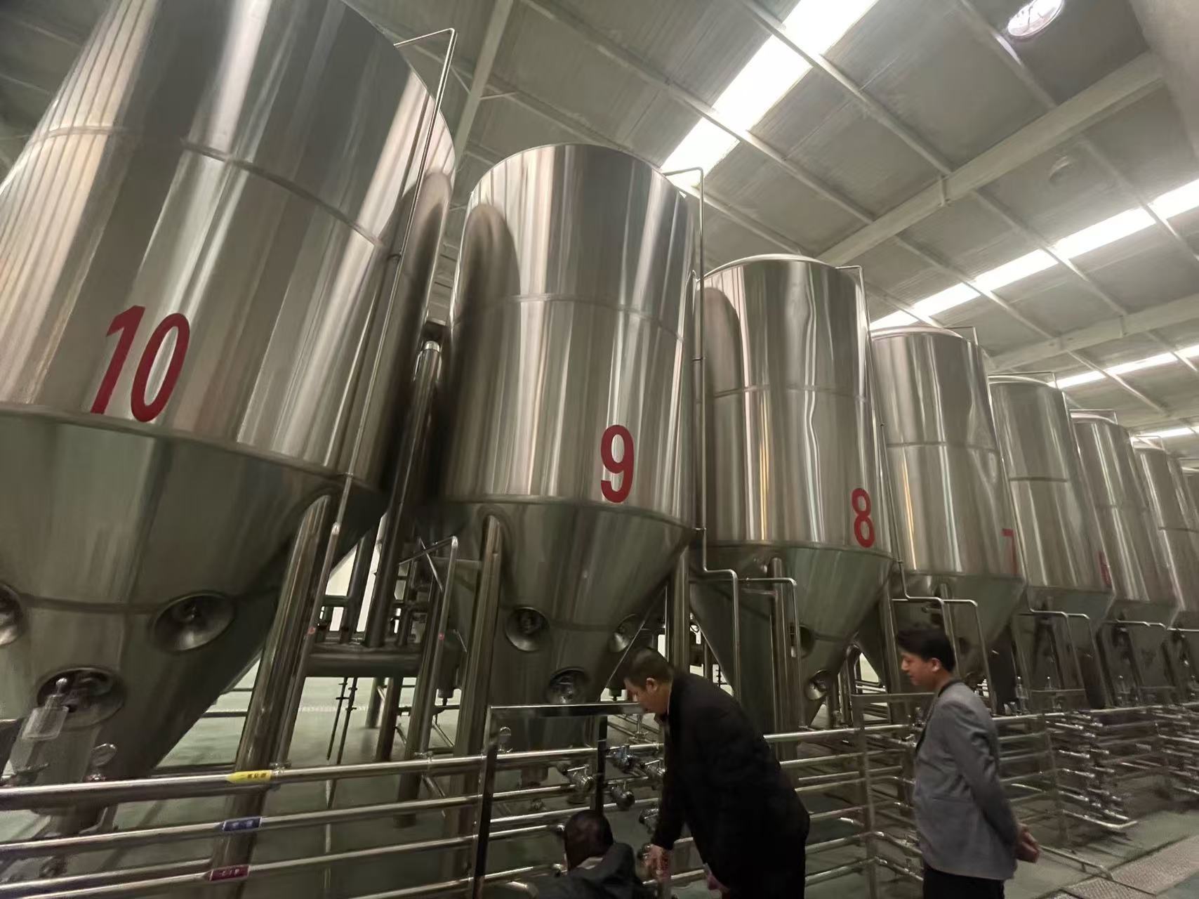 吕梁精酿啤酒设备厂—平面布置、设备设计、制造、调试、培训等一条龙服务